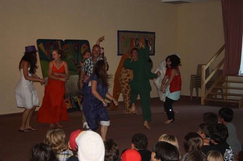 Village Camps International Summer Camp Leysin, Switzerland 2025-08-09 https://www.villagecamps.com/journals_admin/images/687-21-prommm (118).jpg